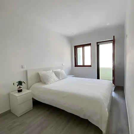 T4 Furadouro With Sea View